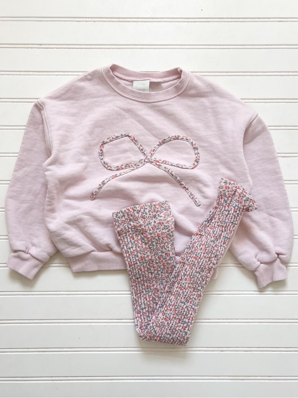 ZARA VGUC Blush Pink Bow Appliqué Crewneck & Ribbed Floral Leggings Set